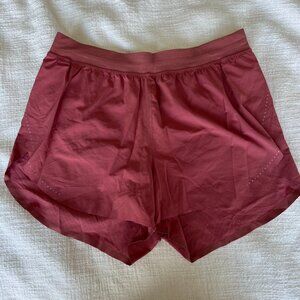 NWOT Fast and Free High-Rise Classic-Fit Split Short 3" - Cherry Tint Size 6